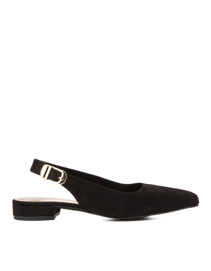 Yongki Komaladi Kia Sandal