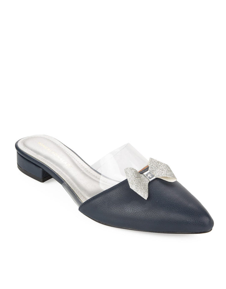 Yongki Komaladi Sintha Sandal