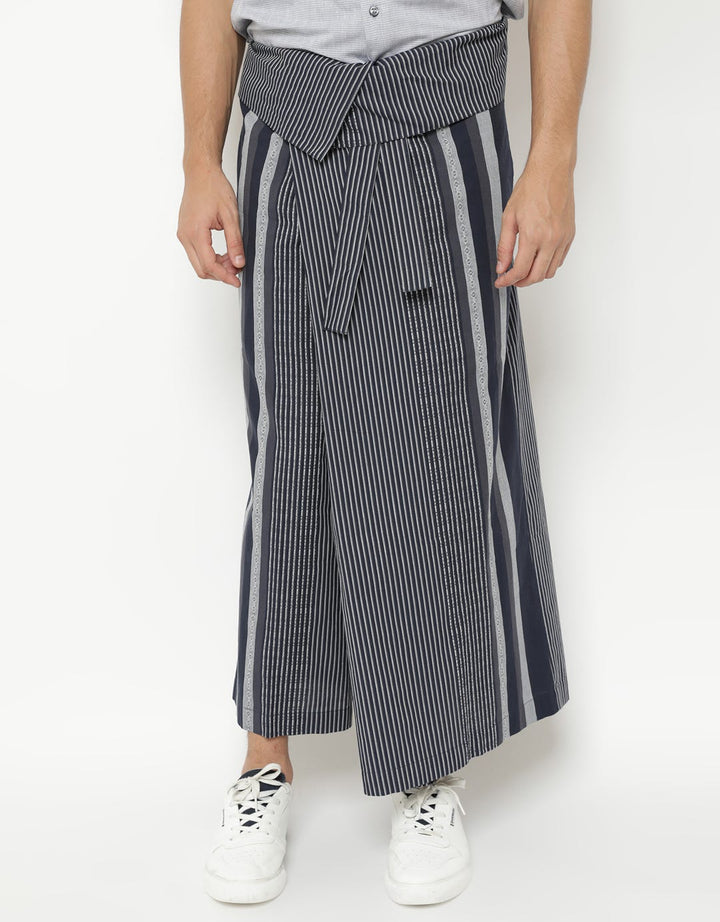 Intresse Celana Sarung Cave Creek Triple