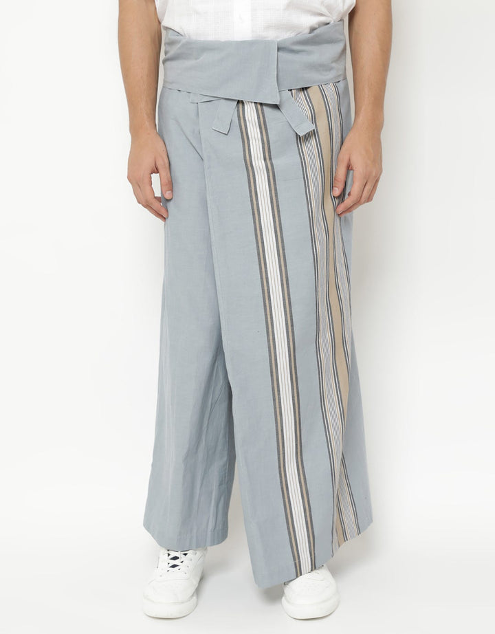 Intresse Celana Sarung Leisure