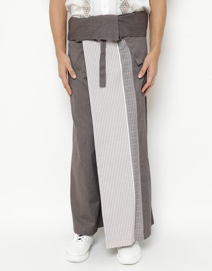 Intresse Celana Sarung Seafarer