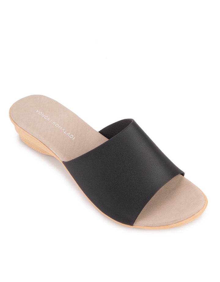 Yongki Komaladi Tanaya Sandals