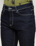 Triple Celana Jeans Stretch Slim Fit (220 828 01 Gw)