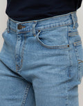 Triple Celana Jeans Stretch Slim Fit Light Wash (194 828 Bsb)