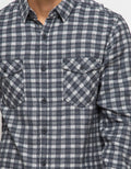Triple Kemeja Flanel Lengan Panjang Slim Fit (Ls 438 Blk)