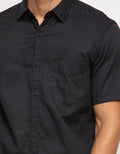 Triple Kemeja Lengan Pendek Slim Fit (Ss 416 Dgr)