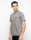 Triple Kemeja Lengan Pendek Slim Fit