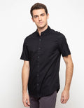Triple Kemeja Lengan Pendek Slim Fit