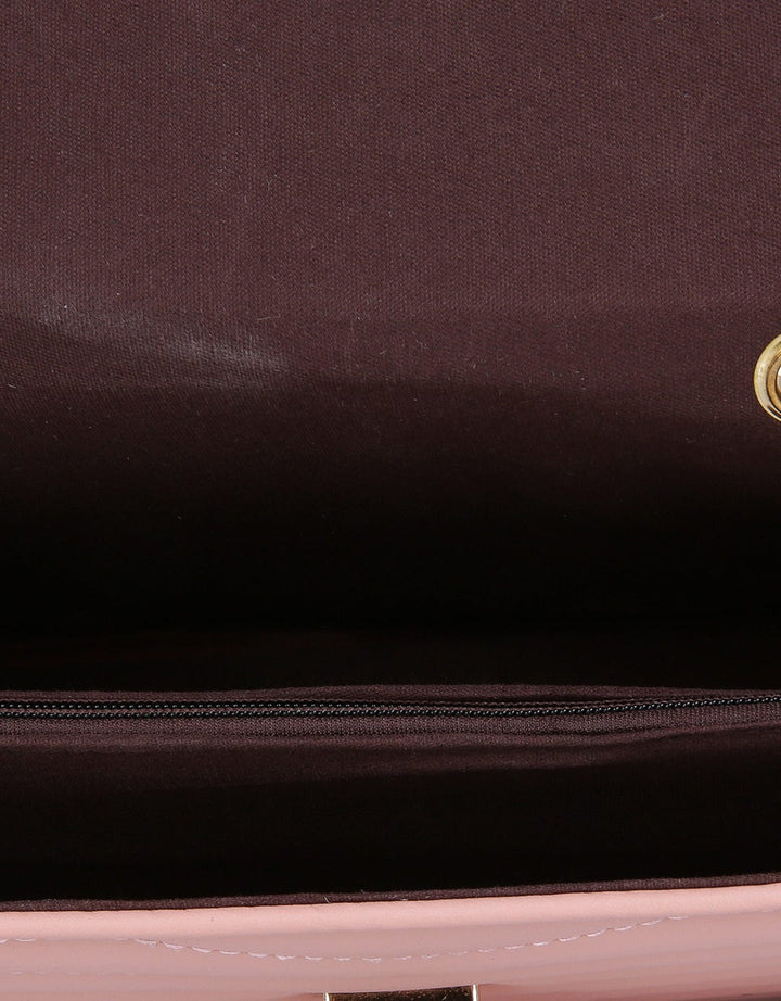 Huer Fersa Quilted Flap Sling Bag