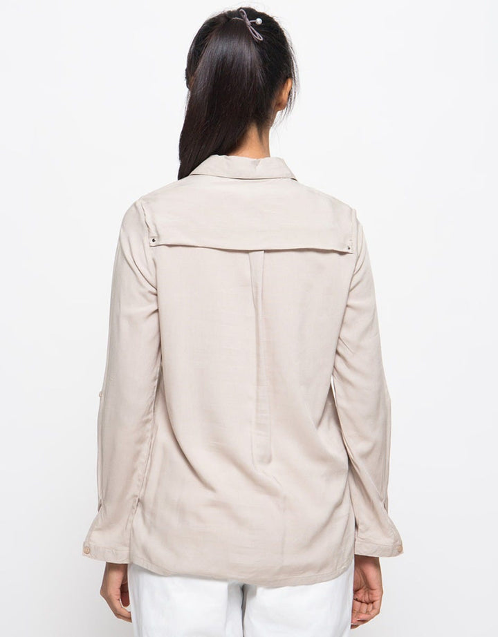 Details Long Sleeve Kemeja Rivet Khaki