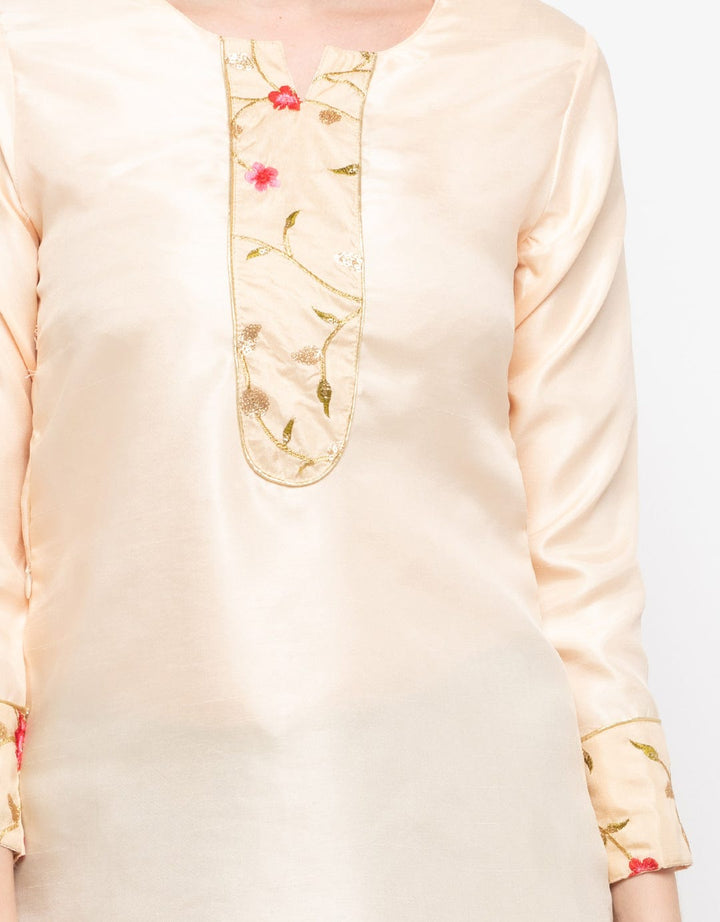 Chanira Angela Tunic