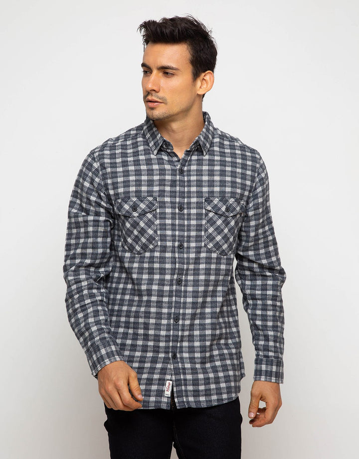 Triple Kemeja Flanel Lengan Panjang Slim Fit (Ls 438 Blk)