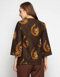 Arjuna Weda Blouse Batik Background Truntum