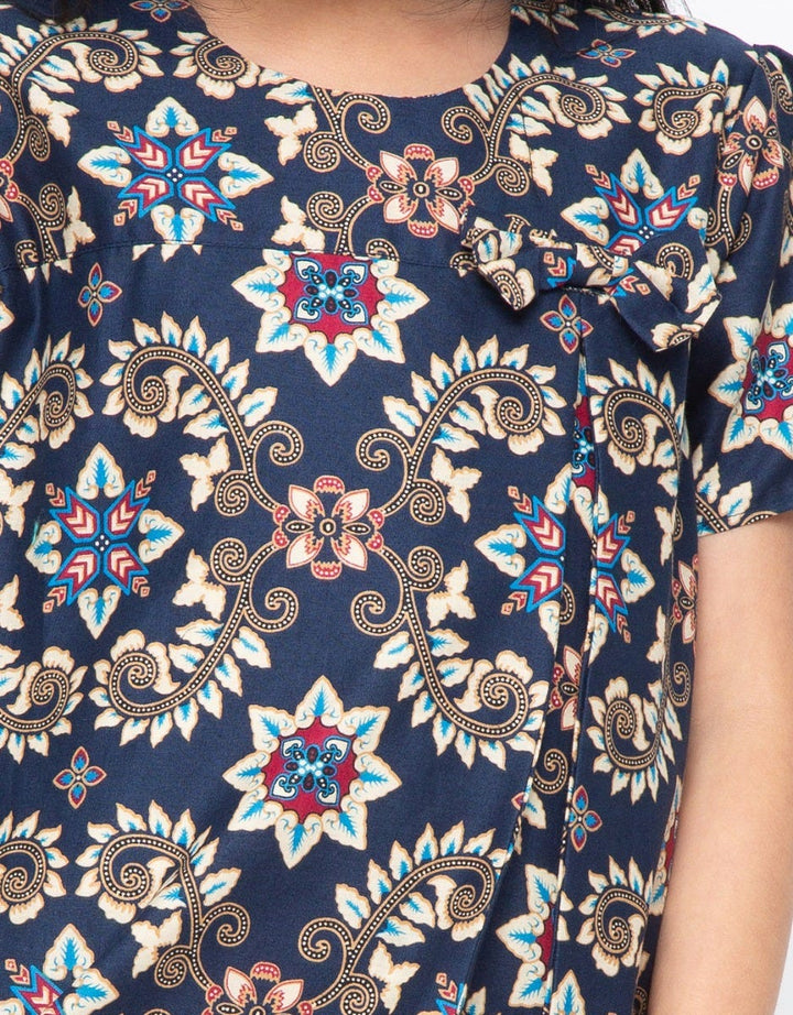 Arjuna Weda Girl Batik Ukel Duri