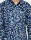 Izzue Kemeja Pria Motif Batik