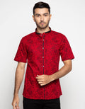 Izzue Leaf Motif Kemeja Pria