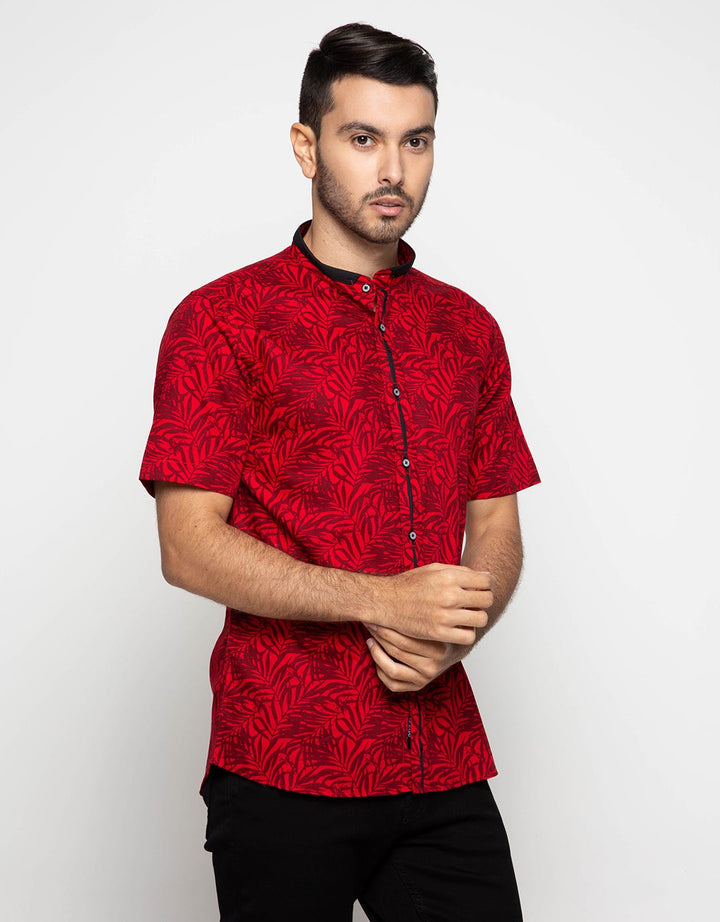 Izzue Leaf Motif Kemeja Pria