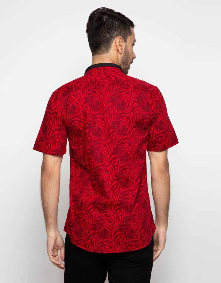Izzue Leaf Motif Kemeja Pria