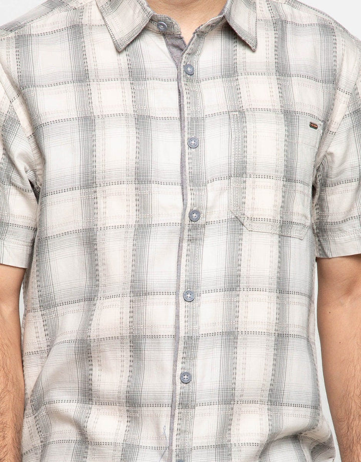 Watchout Casual Short Sleeve Motif Kotak