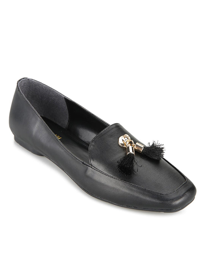 Yongki Komaladi Chika Flatshoes